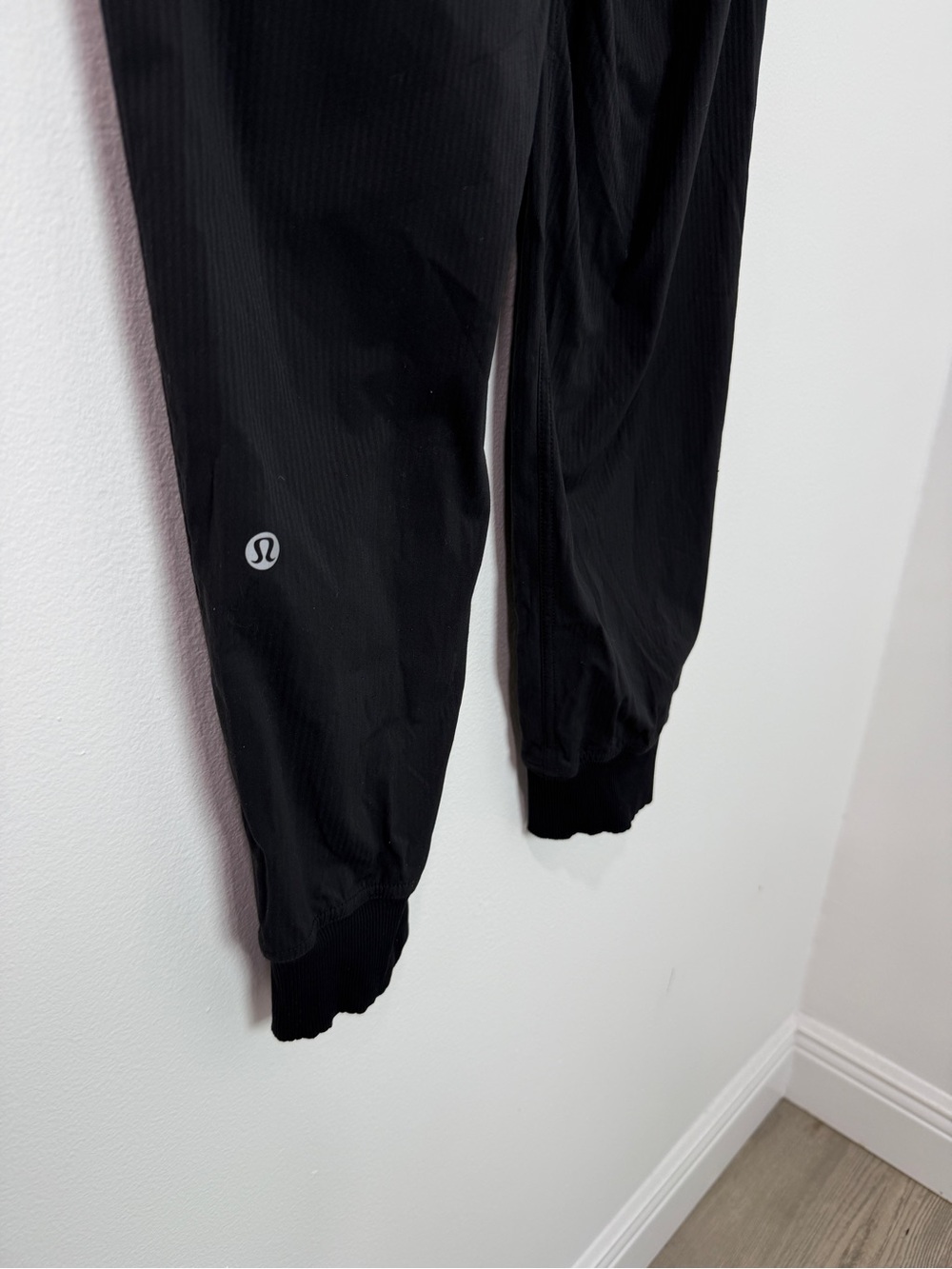 Lululemon Dance Studio Mid-Rise Jogger
Full Length Black Size 2 - Picture 5 of 6